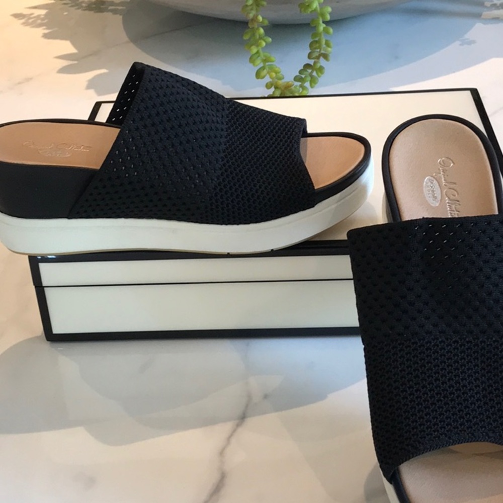 Brand new without box Dr. Scholls wedge slides